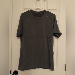 Lululemon Men's metal vent Shirt
